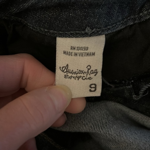 Shorts - Picture 7 of 8